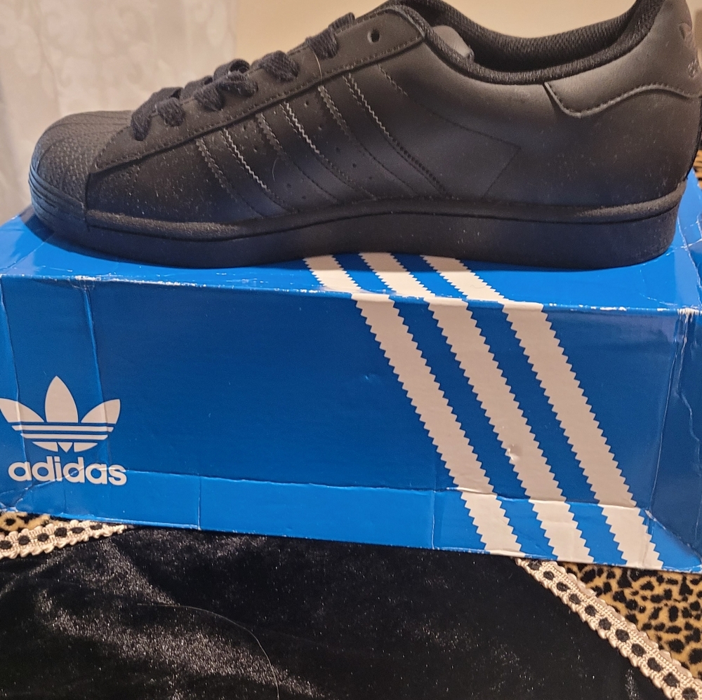 Adidas Superstar Sneakers